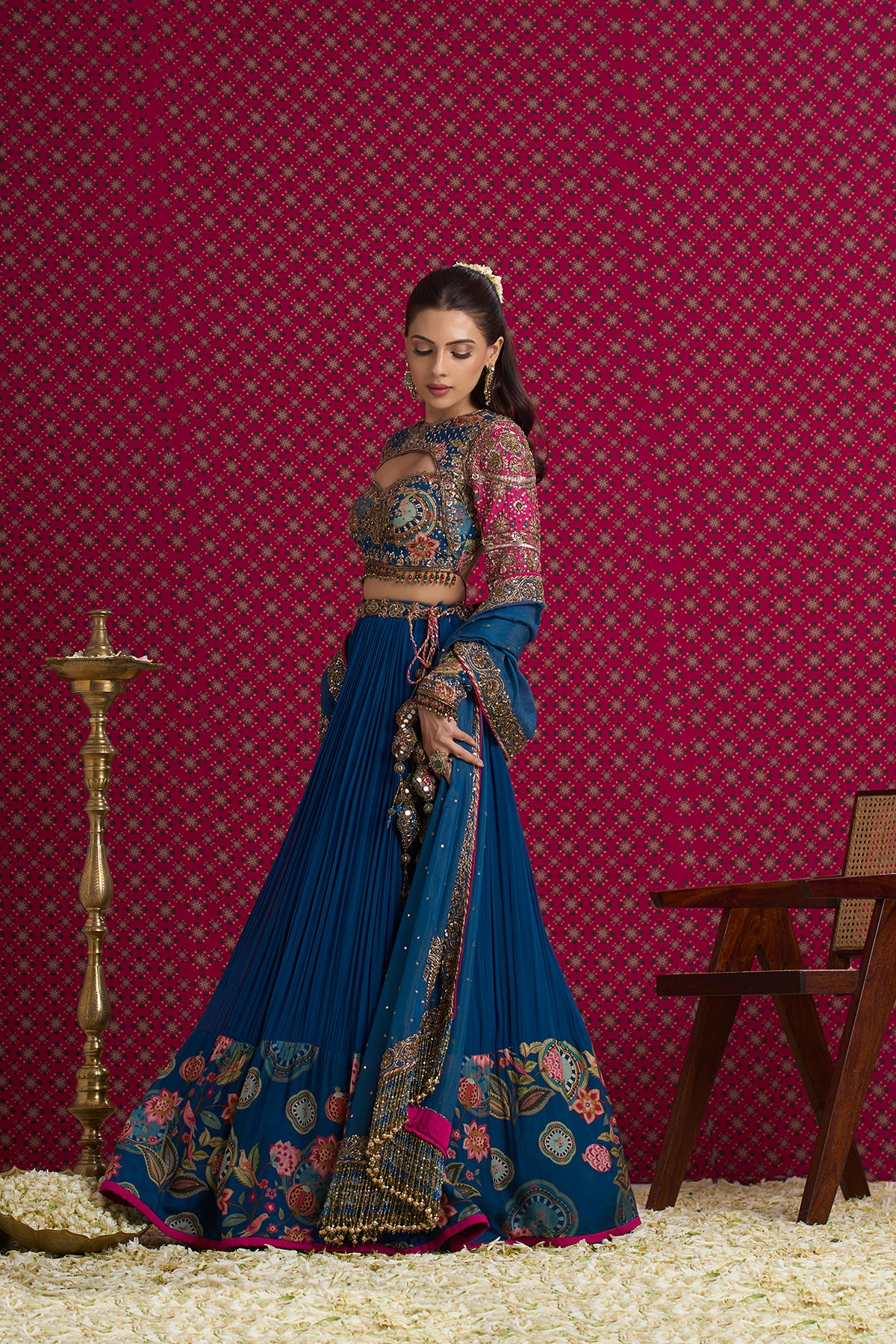 NEELAMBARI LEHENGA