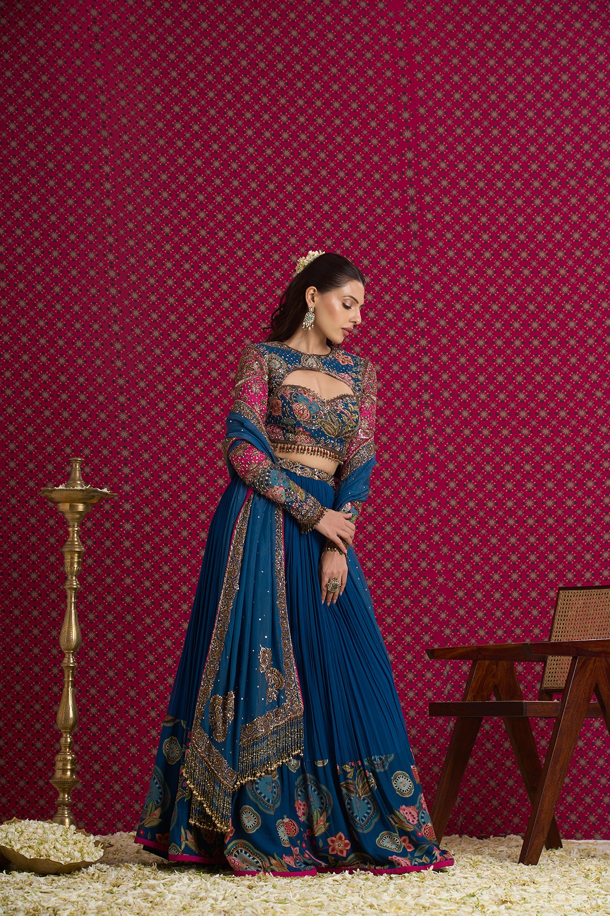 NEELAMBARI LEHENGA