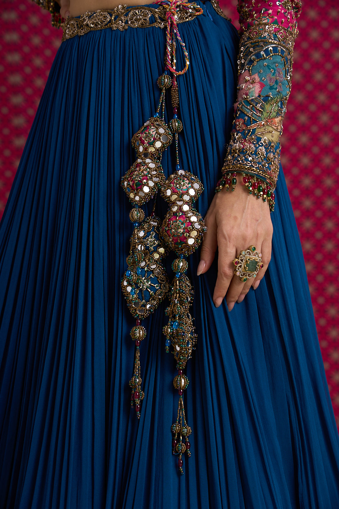 NEELAMBARI LEHENGA