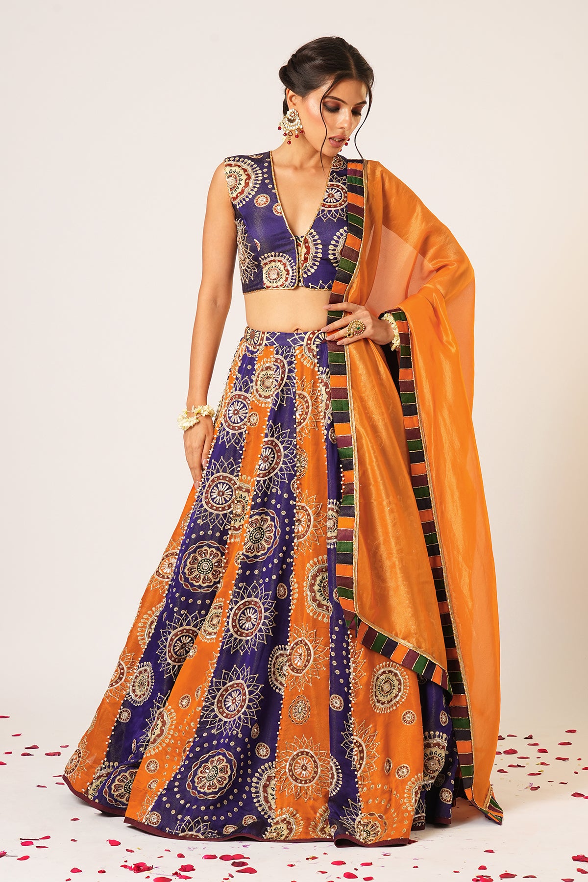 GOLAKAARI LEHENGA