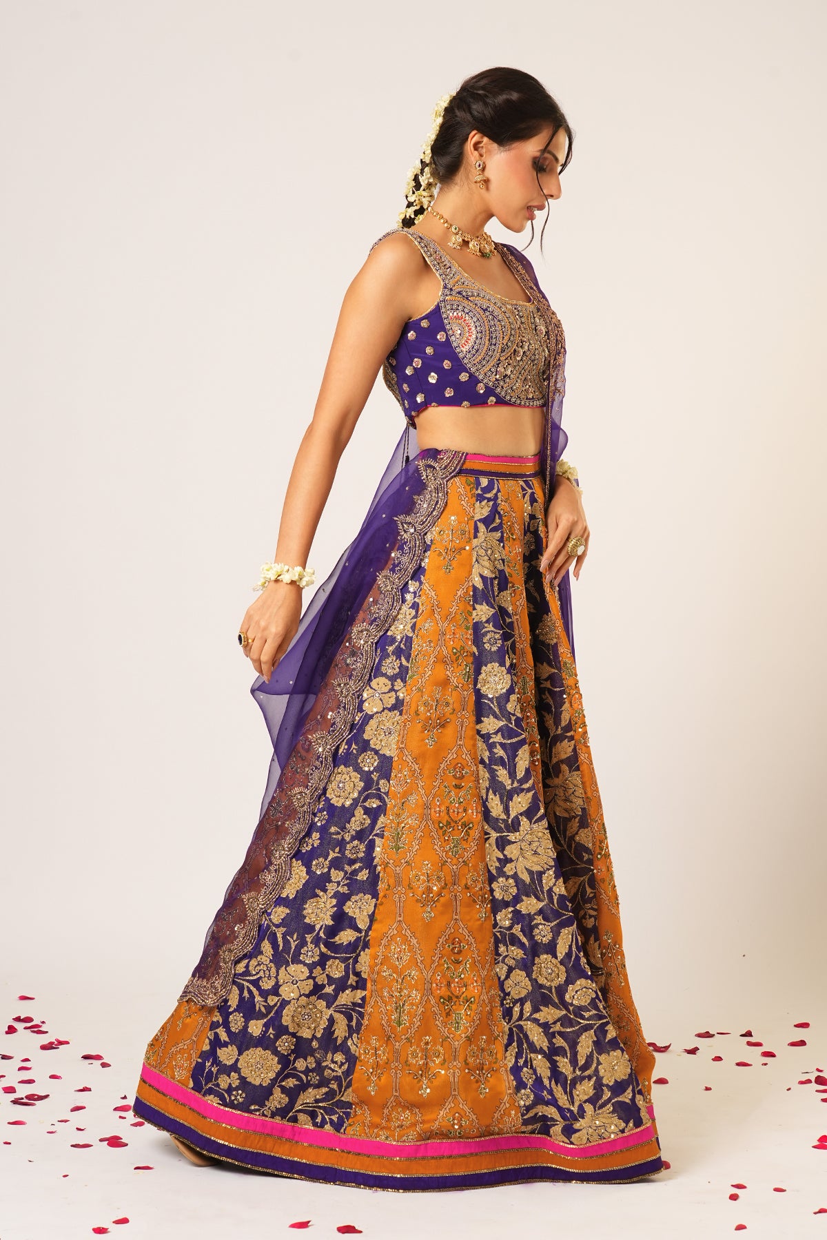 MENAKA LEHENGA